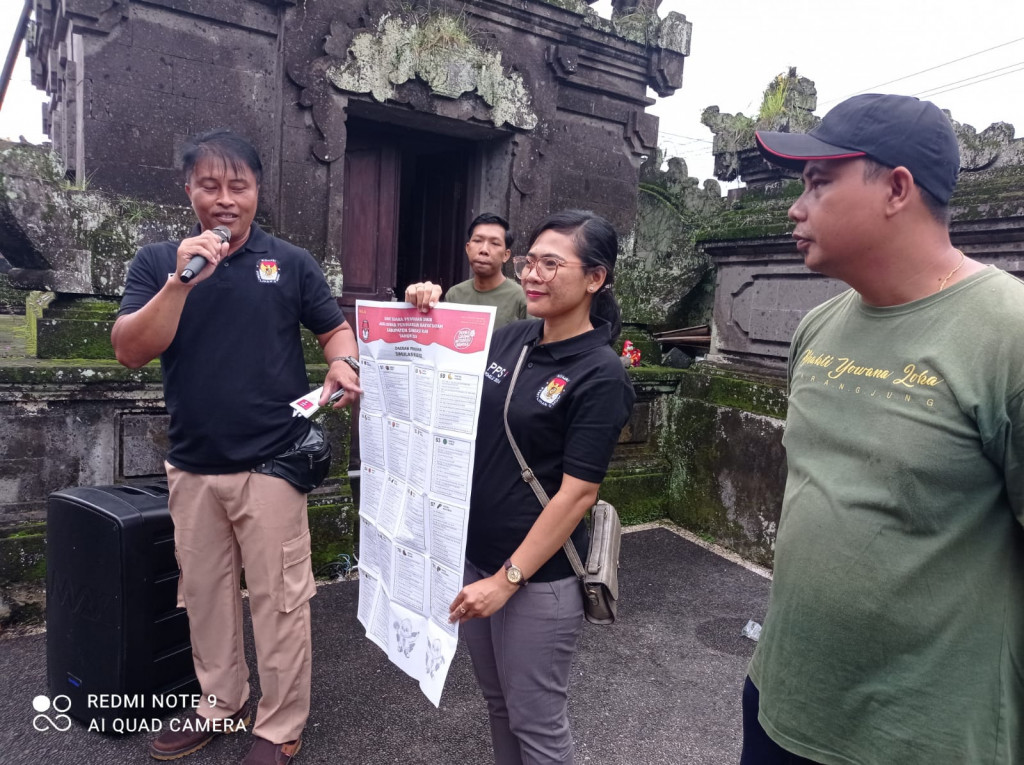 Pelaksanaan Sosialisasi Mengenai Pemilu 2024 Oleh PPS dan Sekretariat Desa Sembung